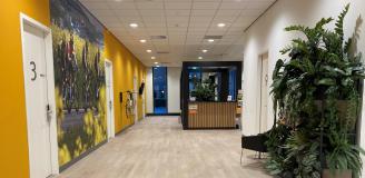 Foto van de gang van het Sport Medisch Centrum, locatie De Meet