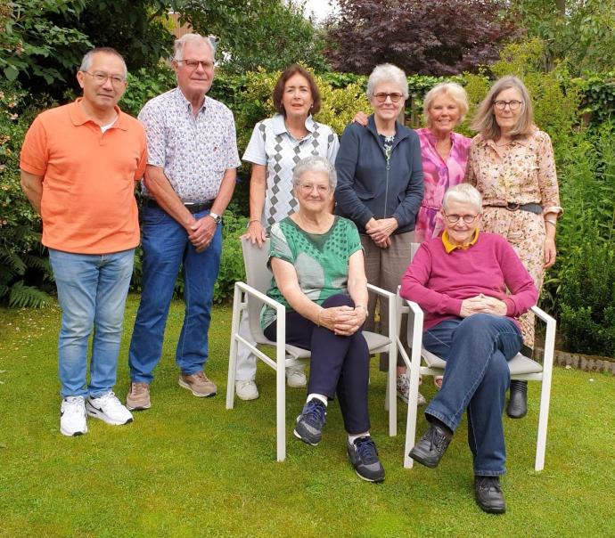 Foto van het bestuur van de gepensioneerdenvereniging van het JBZ