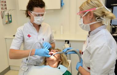 Behandeling bij het Centrum voor Bijzondere Tandheelkunde